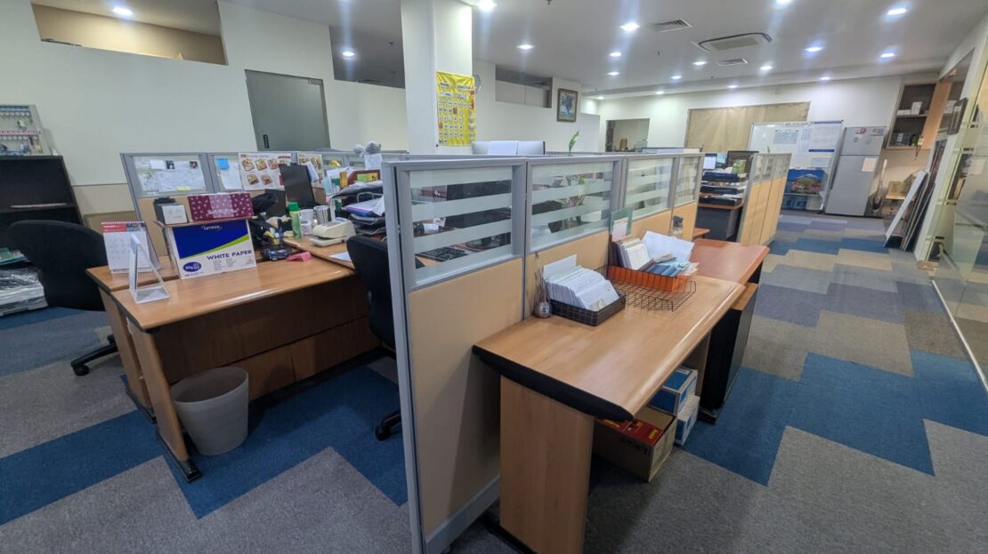 Fitted office lower delta