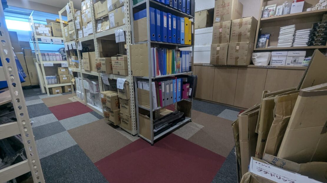 Fitted office lower delta